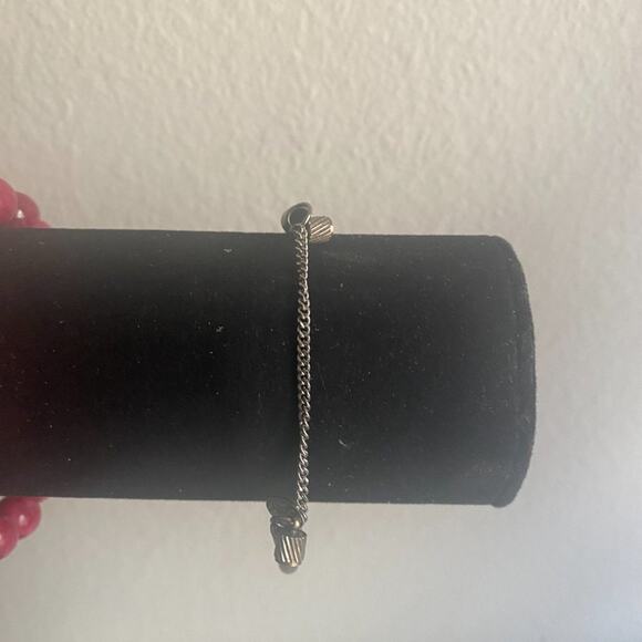 Poly Bracelet Gold Tone Magnetic Closure with safety chain - Picture 4 of 5